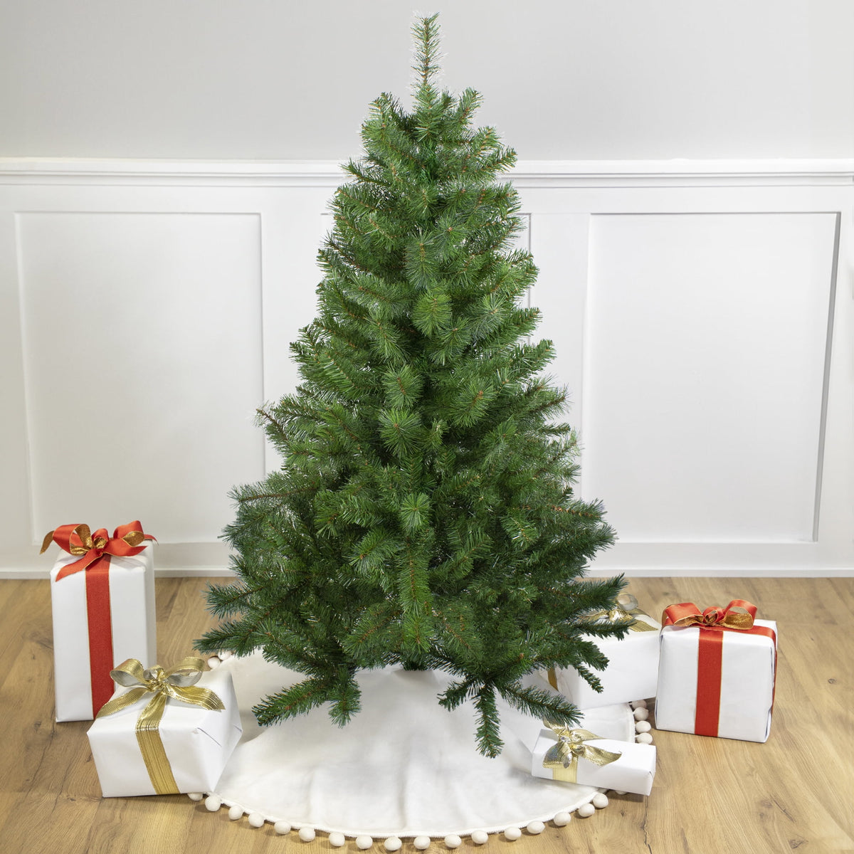 Northlight 4.5' x 35" Medium Mixed Pine Artificial Christmas Tree - Unlit